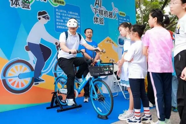 廣州舉行單車VR騎行會，新奇亮眼！